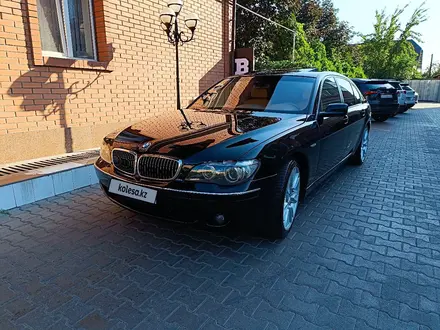 BMW 750 2006 года за 5 850 000 тг. в Алматы – фото 2