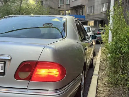 Mercedes-Benz E 240 1999 года за 2 700 000 тг. в Алматы – фото 5