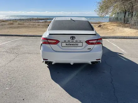 Toyota Camry 2019 года за 13 500 000 тг. в Актау – фото 2