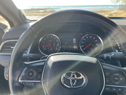 Toyota Camry 2019 года за 13 500 000 тг. в Актау – фото 5