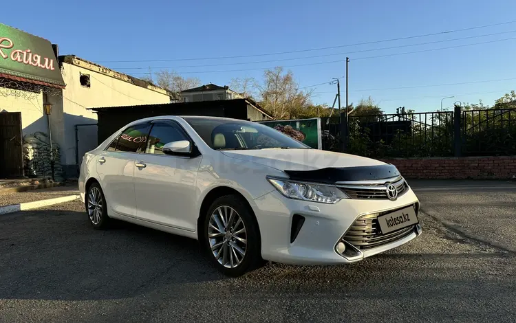 Toyota Camry 2015 годаfor13 250 000 тг. в Петропавловск