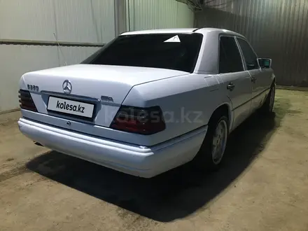 Mercedes-Benz E 320 1993 года за 1 800 000 тг. в Алматы – фото 7