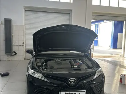 Toyota Camry 2018 года за 17 000 000 тг. в Актау – фото 15