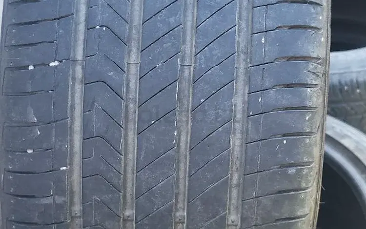 Шины летние.245/40 R19 б. У комплектүшін120 000 тг. в Шымкент