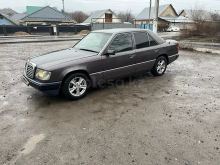 Mercedes-Benz E 260 1991 года за 2 000 000 тг. в Алматы