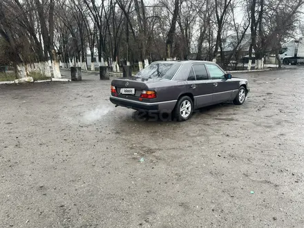 Mercedes-Benz E 260 1991 года за 2 000 000 тг. в Алматы – фото 4