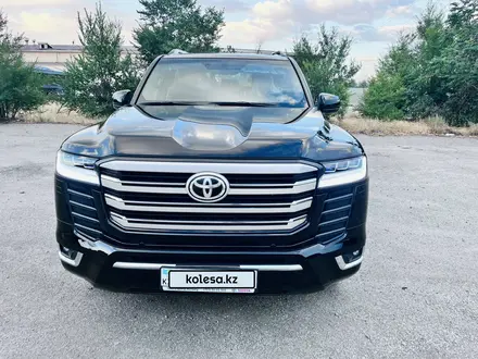 Toyota Land Cruiser 2022 года за 50 900 000 тг. в Тараз