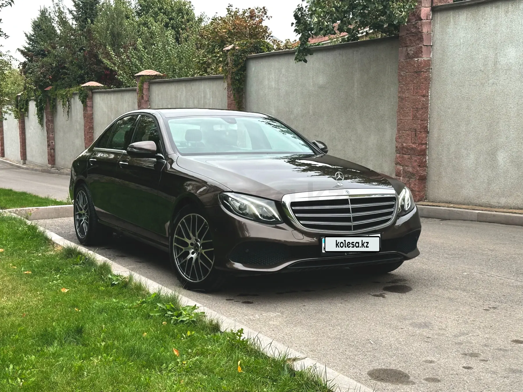 Mercedes-Benz E-Class, 2016