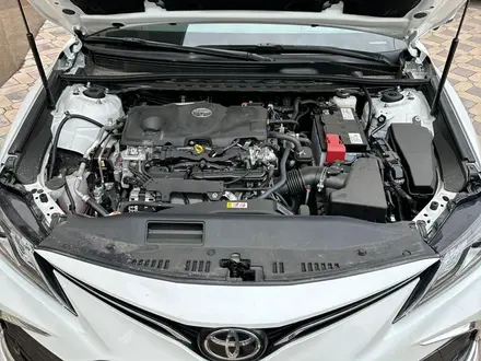 Toyota Camry 2022 года за 19 250 000 тг. в Шымкент – фото 13