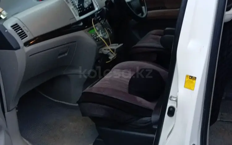 Toyota Estima 2008 года за 5 000 000 тг. в Астана