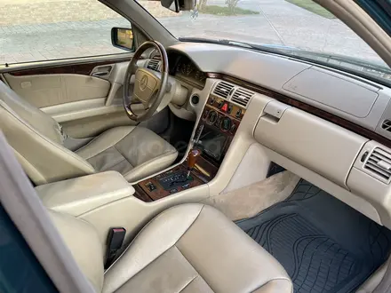 Mercedes-Benz E 240 1998 года за 3 800 000 тг. в Туркестан – фото 9