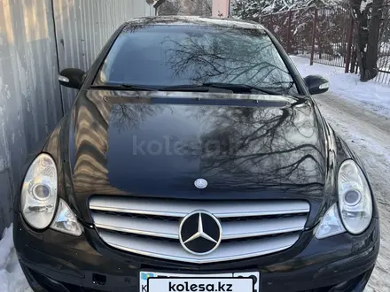 Mercedes-Benz R 350 2006 года за 7 000 000 тг. в Алматы