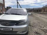 Toyota Camry 2004 года за 4 700 000 тг. в Усть-Каменогорск – фото 2