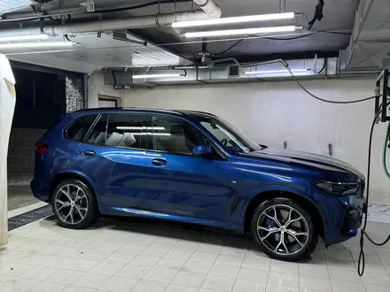 BMW X5 2022 года за 42 500 000 тг. в Астана – фото 2