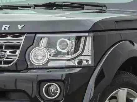 Land Rover Discovery 4 стекла фар. за 41 000 тг. в Алматы
