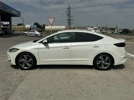 Hyundai Elantra 2017 года за 5 100 000 тг. в Актау