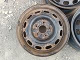 Оригинальные металлические диски на автомашину Nissan (Япония R15 за 35 000 тг. в Астана – фото 2