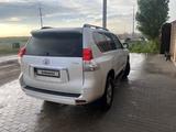 Toyota Land Cruiser Prado 2013 годаүшін15 000 000 тг. в Актобе – фото 2