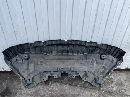 Защита переднего бампера за 1 000 тг. в Алматы