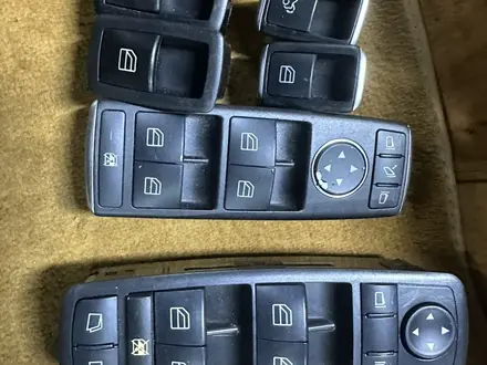 W212 w218 блок управления стеклоподъемника за 20 000 тг. в Алматы