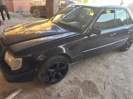 Mercedes-Benz E 280 1993 года за 1 700 000 тг. в Алматы – фото 2