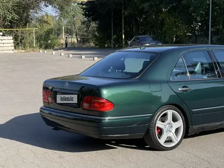 Mercedes-Benz E 320 1998 года за 4 500 000 тг. в Алматы – фото 3