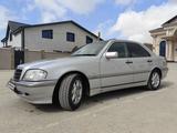 Mercedes-Benz C 180 1998 года за 2 800 000 тг. в Жанаозен – фото 2