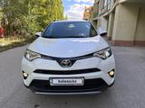 Toyota RAV4 2017 года за 15 000 000 тг. в Актобе – фото 4