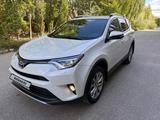 Toyota RAV4 2017 года за 15 000 000 тг. в Актобе – фото 5