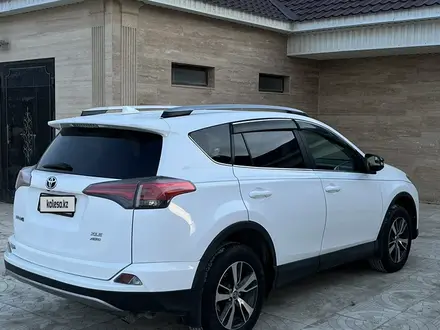 Toyota RAV4 2017 года за 10 000 000 тг. в Актау – фото 4