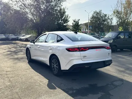 BYD Qin L DM-i 2025 года за 10 200 000 тг. в Алматы – фото 8
