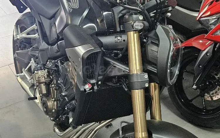 Honda  CB 650R 2025 года за 7 500 000 тг. в Алматы