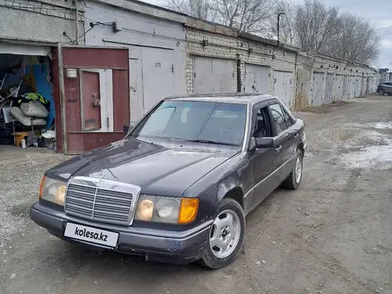 Mercedes-Benz E 250 1992 года за 1 900 000 тг. в Лисаковск