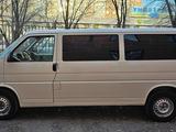 Volkswagen Caravelle 2001 года за 5 300 000 тг. в Караганда – фото 3