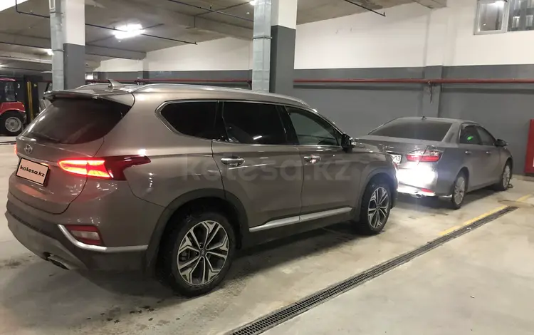 Hyundai Santa Fe 2019 годаүшін14 900 000 тг. в Астана