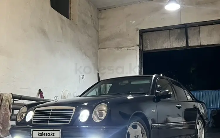 Mercedes-Benz E 320 1996 годаfor2 898 989 тг. в Караганда