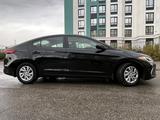 Hyundai Elantra 2018 годаfor7 350 000 тг. в Актобе – фото 5