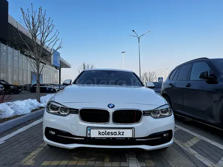 BMW 320 2017 года за 12 500 000 тг. в Алматы – фото 3