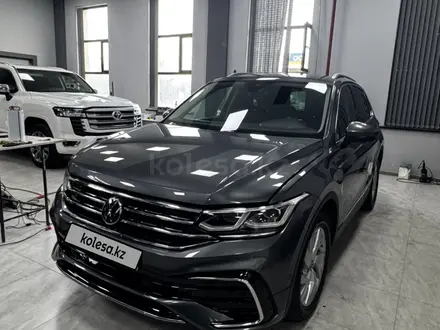 Volkswagen Tiguan 2021 года за 11 000 000 тг. в Алматы
