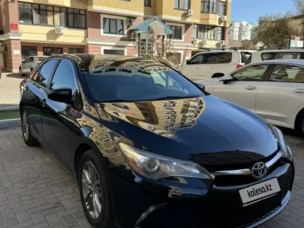 Toyota Camry 2015 года за 6 200 000 тг. в Атырау – фото 2