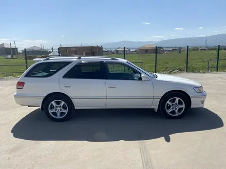 Toyota Mark II Qualis 1998 года за 3 600 000 тг. в Алматы