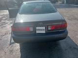 Toyota Camry 2000 года за 3 800 000 тг. в Алматы – фото 4