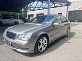 Mercedes-Benz C 230 2004 года за 3 800 000 тг. в Семей