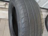 235.60.R16-есть 1шт. На запаску kumho 1 за 5 000 тг. в Алматы – фото 3