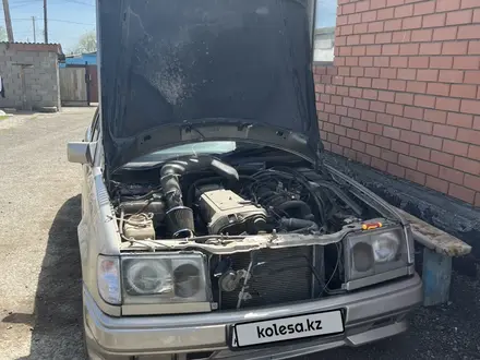 Mercedes-Benz E 280 1992 года за 1 600 000 тг. в Семей – фото 2