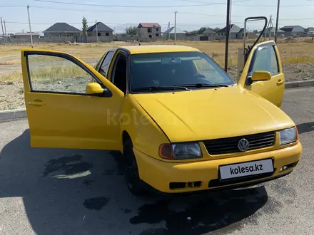 Volkswagen Polo 2000 года за 1 250 000 тг. в Тараз