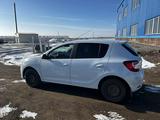 Renault Sandero 2015 года за 3 900 000 тг. в Караганда – фото 2