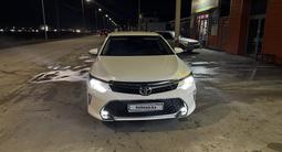 Toyota Camry 2017 года за 11 800 000 тг. в Атырау