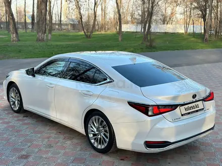 Lexus ES 250 2019 года за 23 000 000 тг. в Алматы – фото 4