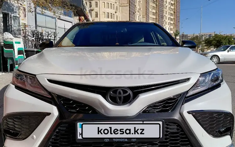Toyota Camry 2023 года за 14 000 000 тг. в Актау